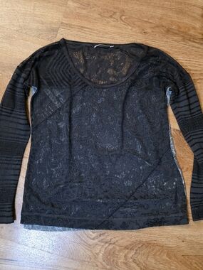 Gothic Language Paisley Lace Long Sleeve Top